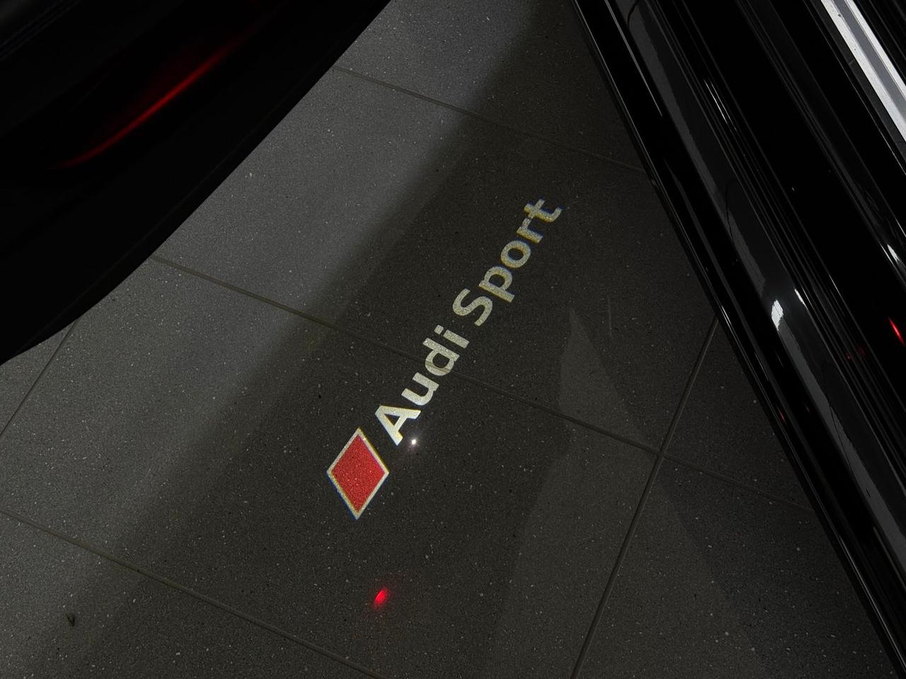 Audi A6 allestita con pacchetto RS6 2.0 TDI #10920