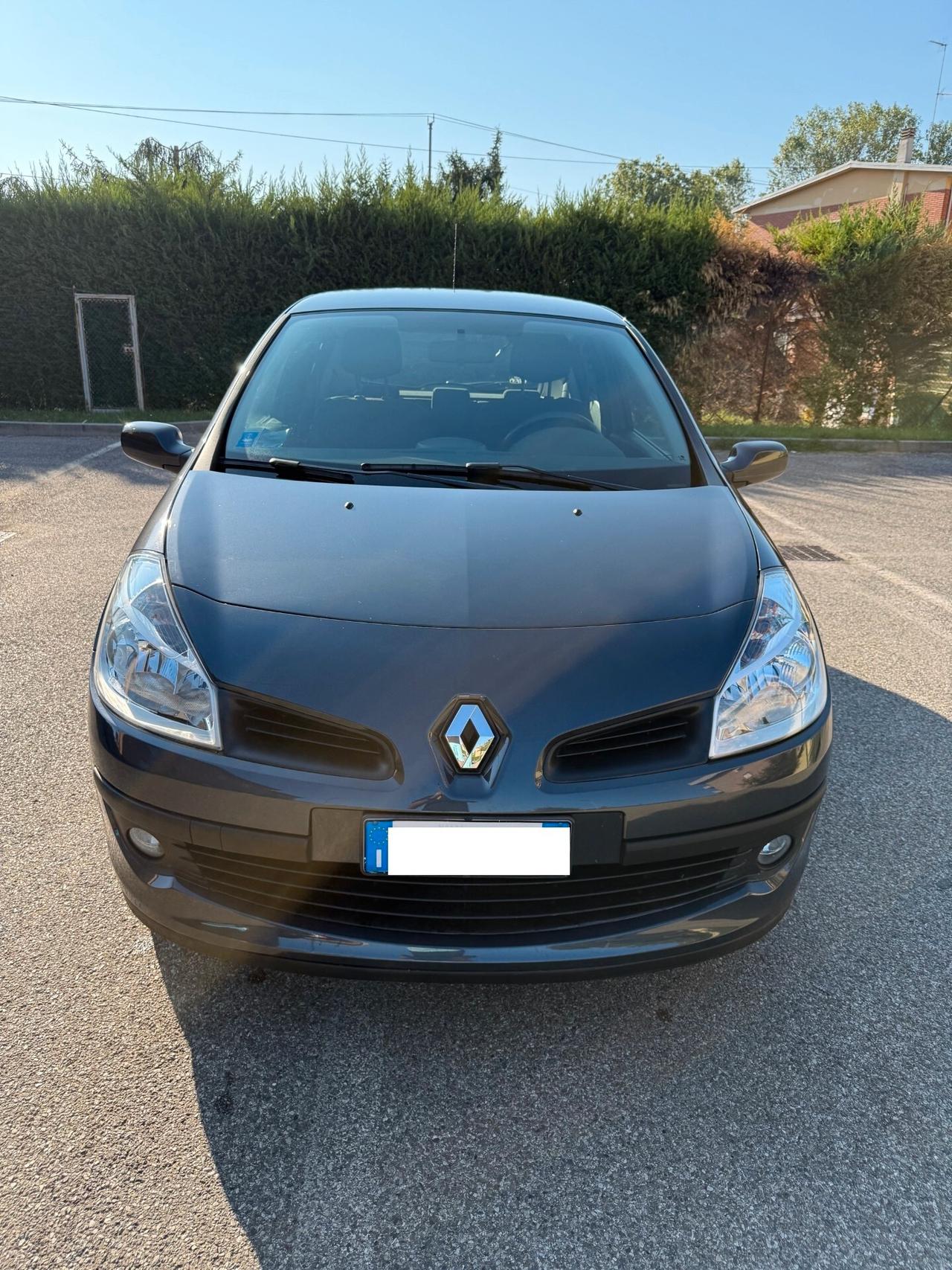 Renault Clio 1.6 - AUTOMATICA - NEOP. - 12 MESI DI GARANZIA -