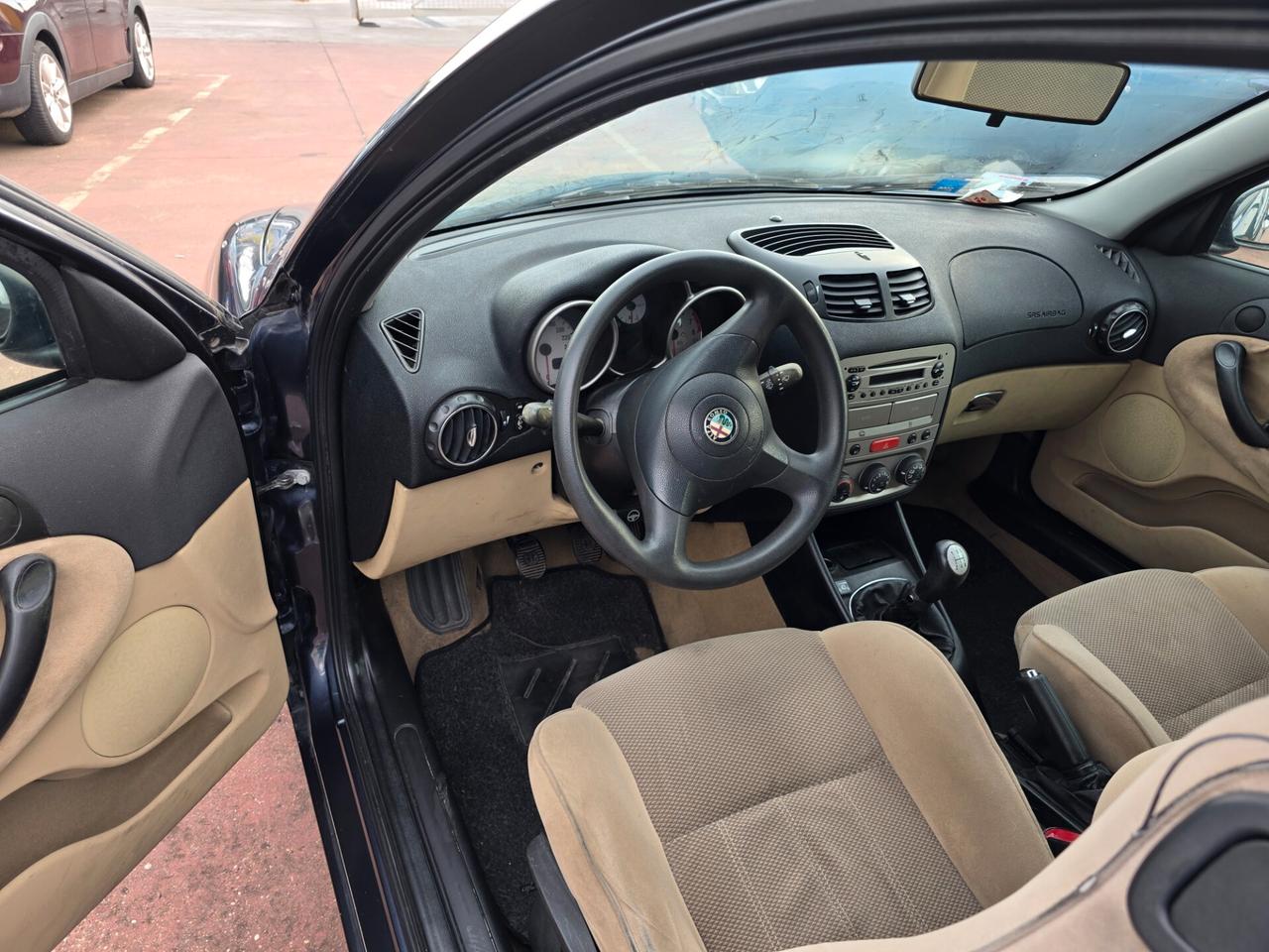 Alfa Romeo 147 1.6i 16V Twin Spark cat 5p. Distinctive GPL SCADUTO
