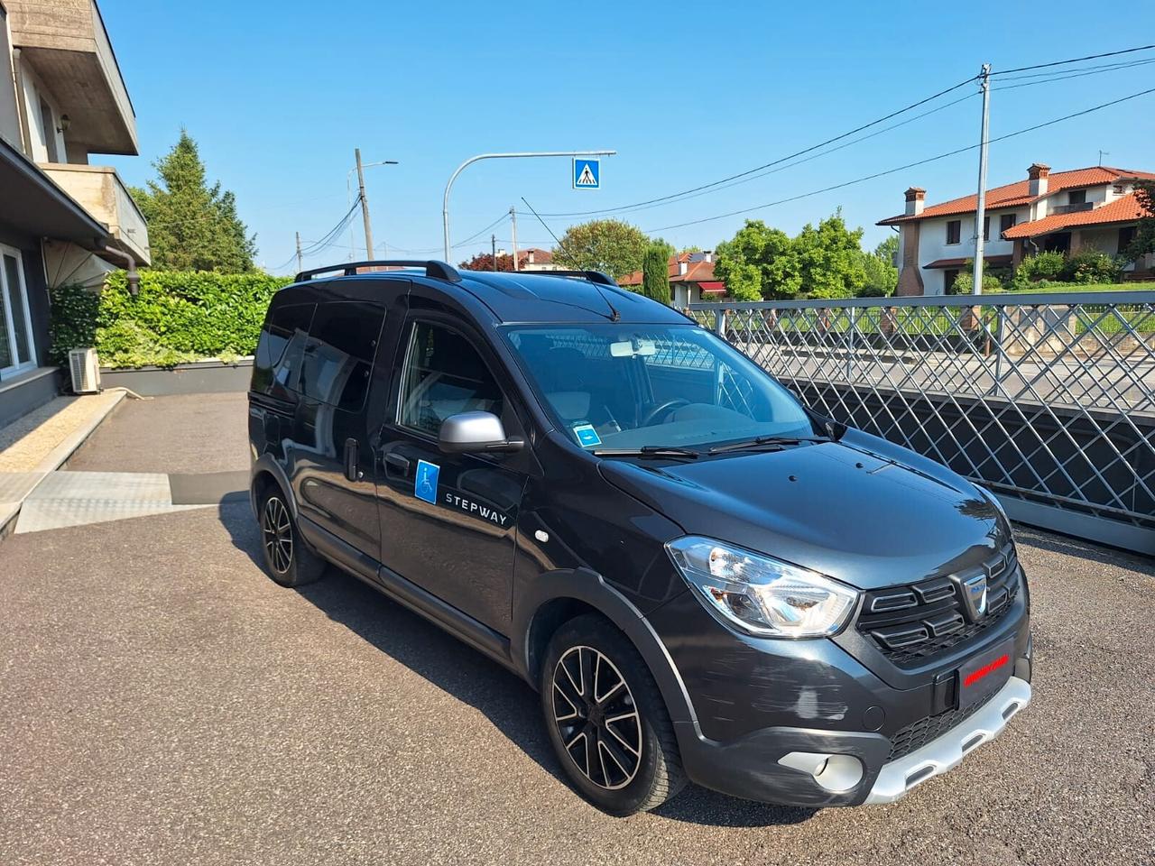 Dacia Dokker ADATTA DISABILI SEDILE PASSEGGERO GIREVOLE 1.5 dCi 8V 90CV Start&Stop Serie Speciale Wow