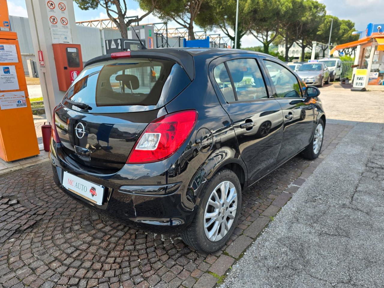 Opel Corsa 1.2 5 porte con 271.000km