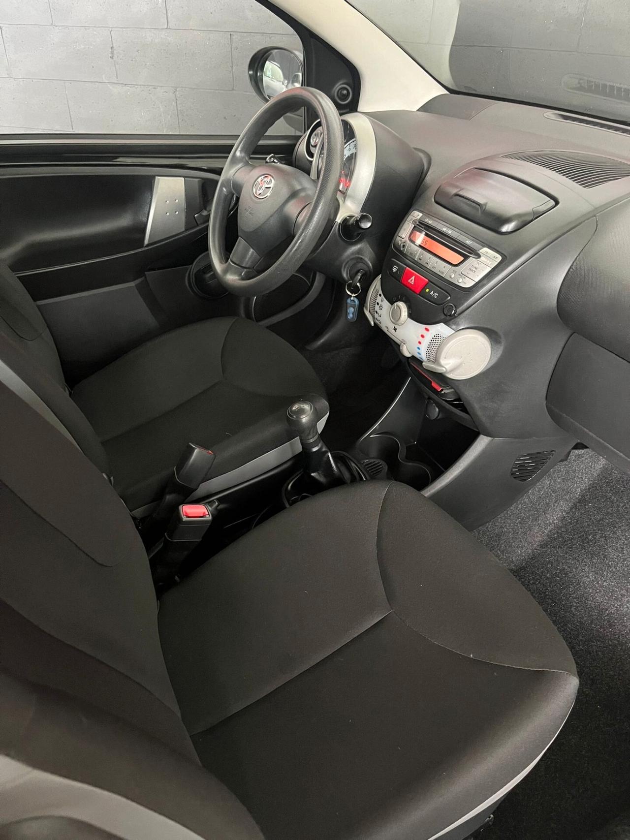 Toyota Aygo 1.0 12V VVT-i 5 porte Active Connect