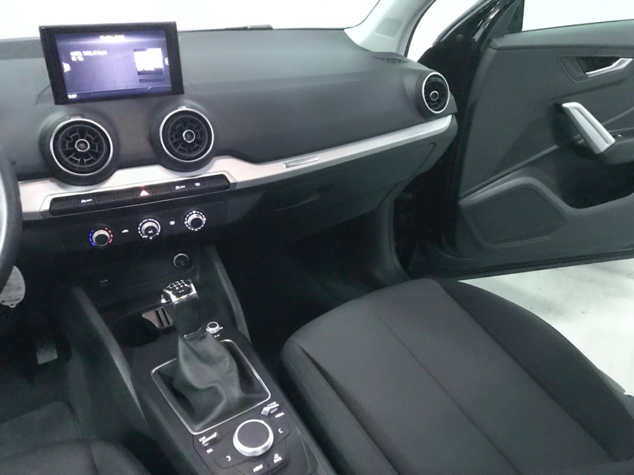 Audi Q2 30 TFSI Business