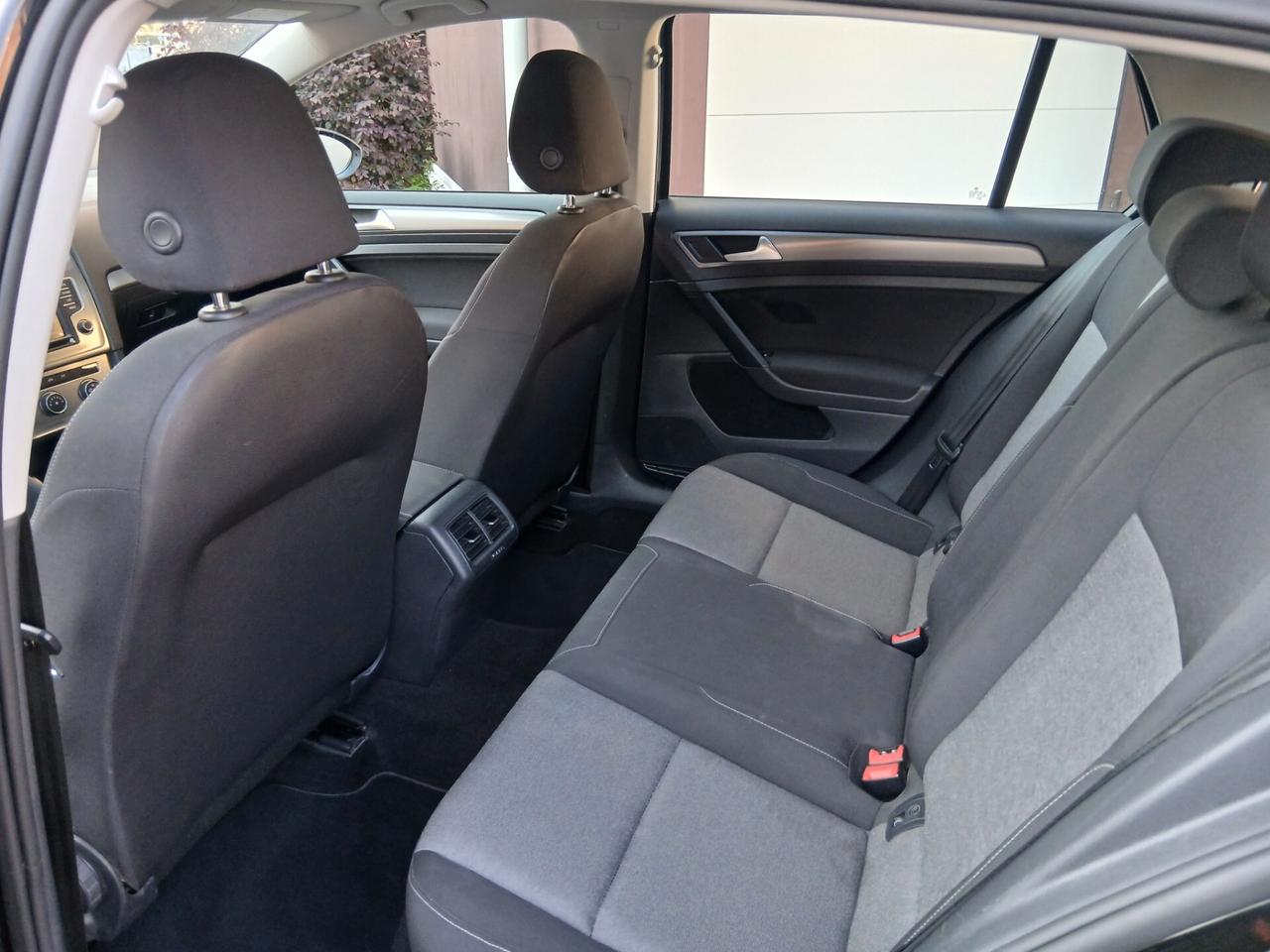 Volkswagen Golf 1.2 TSI 85 CV 5p. ok per neo patentati a € 199 mese