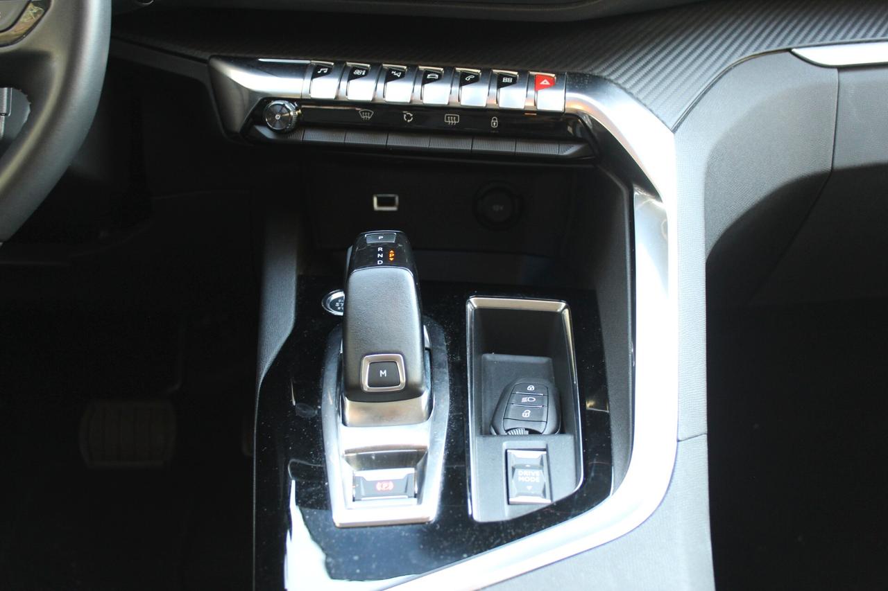Peugeot 3008 BlueHDi 130 S&S EAT8 Active Business