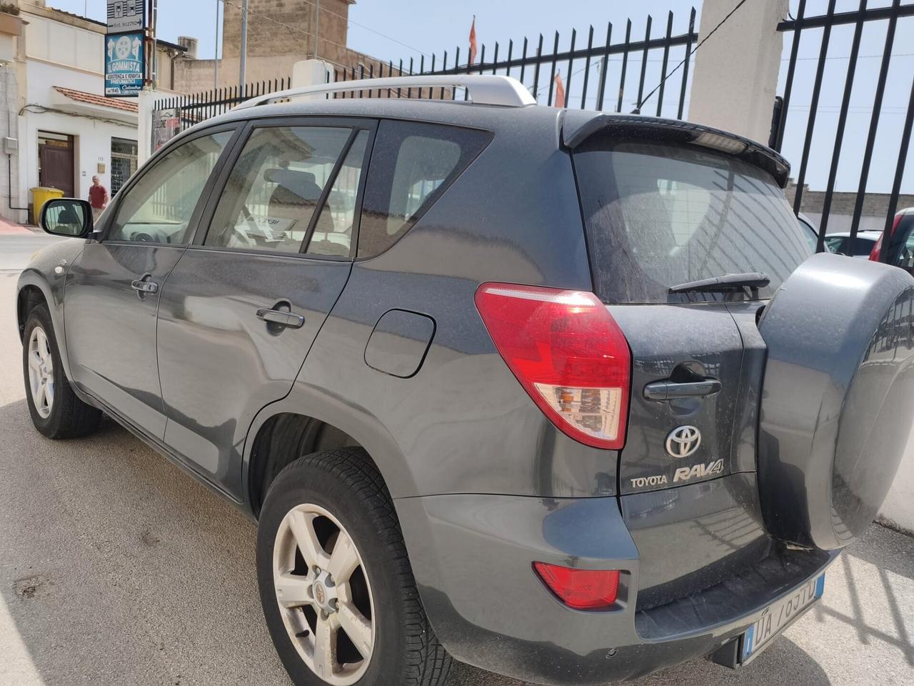 Toyota RAV 4 RAV4 2.2 D-4D 136 CV 2006