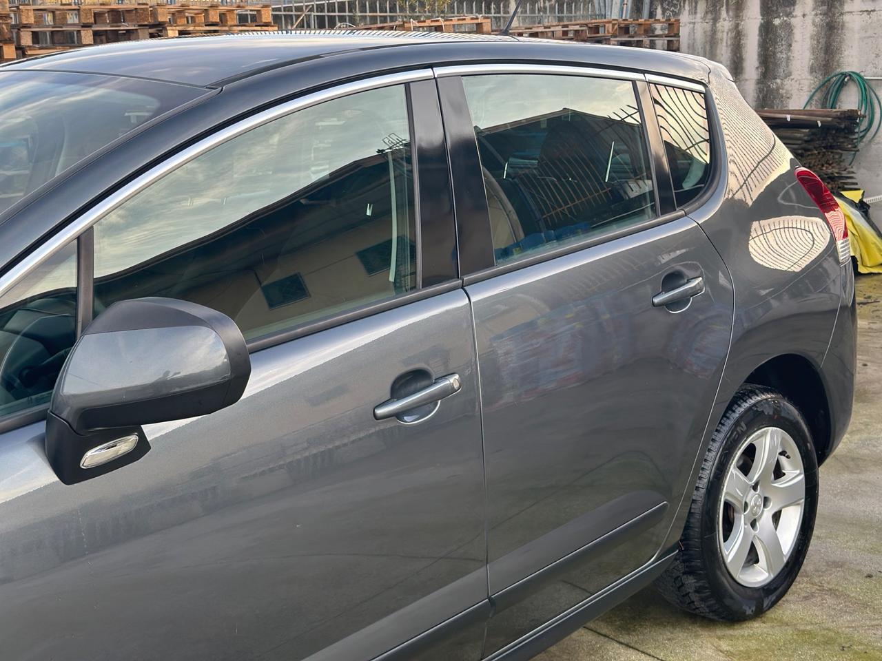 Peugeot 3008 1.6 HDi 115CV Business MY 2014