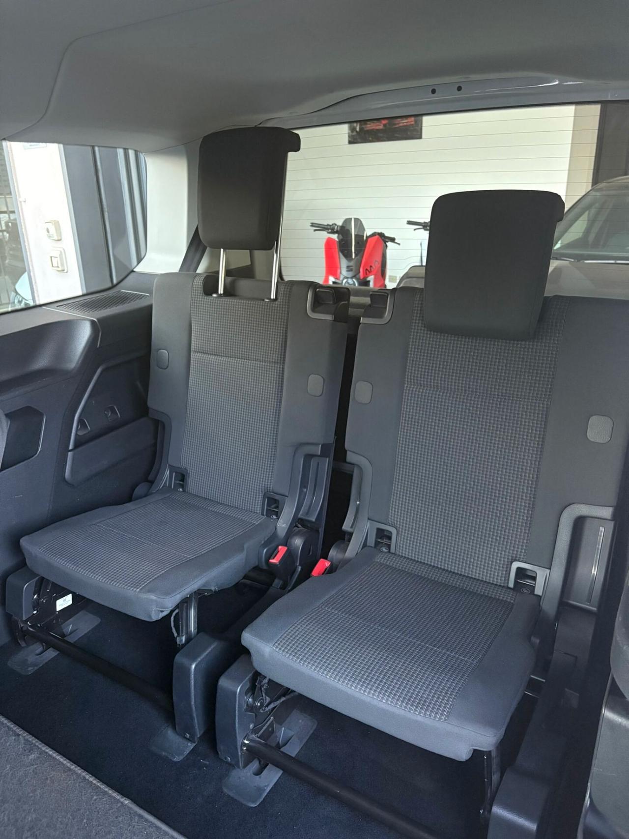 Volkswagen Caddy 2.0 TDI 122 CV DSG Space Maxi