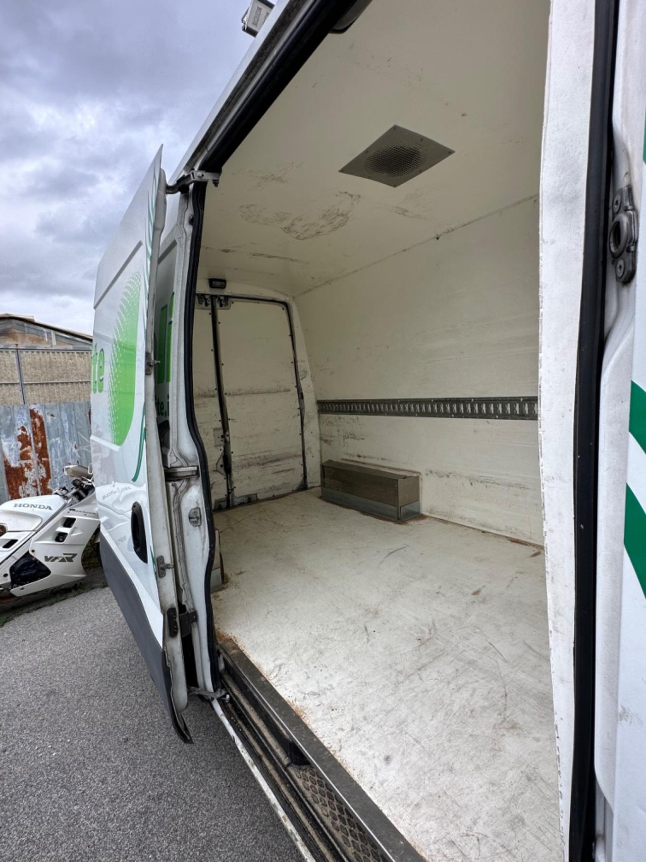 Iveco Daily 35S12DV CRV 2.3 HPT PM-TM-DC 5p. Furgone