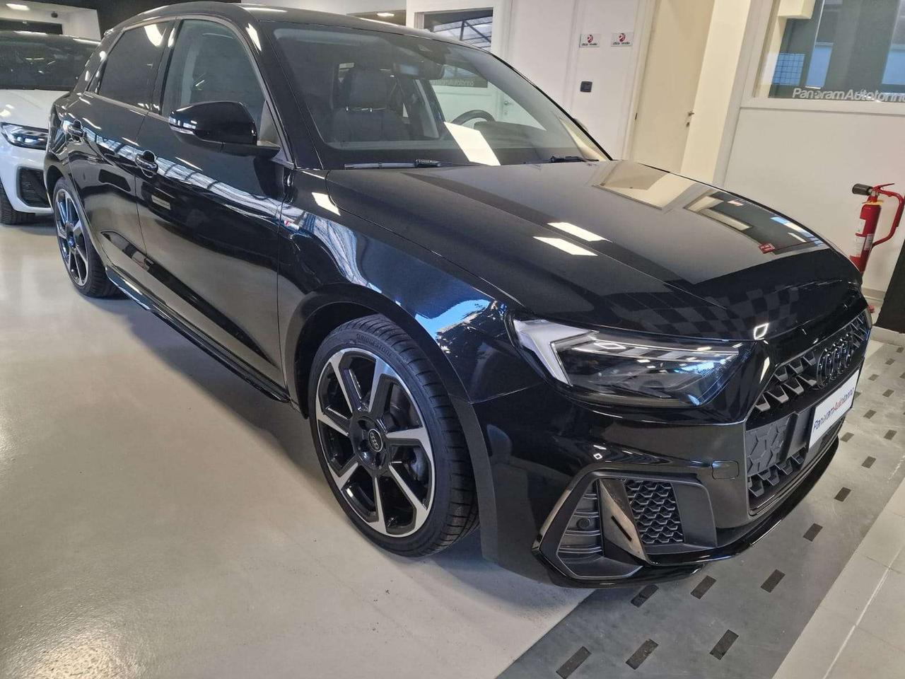 Audi A1 A1 SPB 30 1.0 tfsi Identity Black 116cv s-tronic