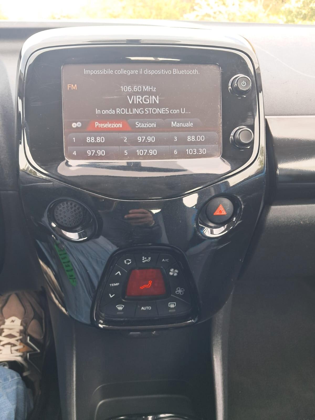 Toyota Aygo 1.0 VVT-i 69 CV 5 porte x-play