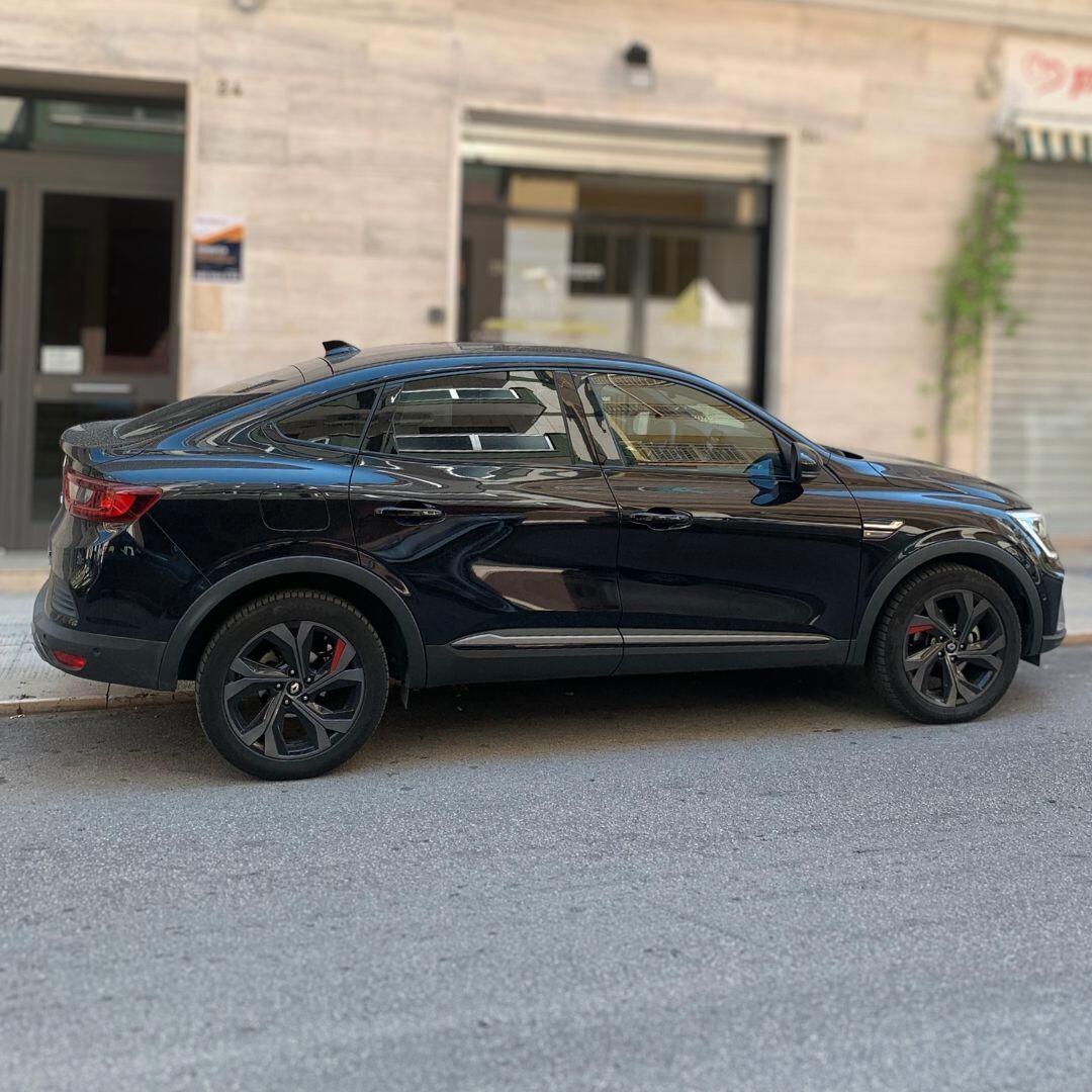 Renault Arkana Hybrid E-Tech 145 CV R.S. Line
