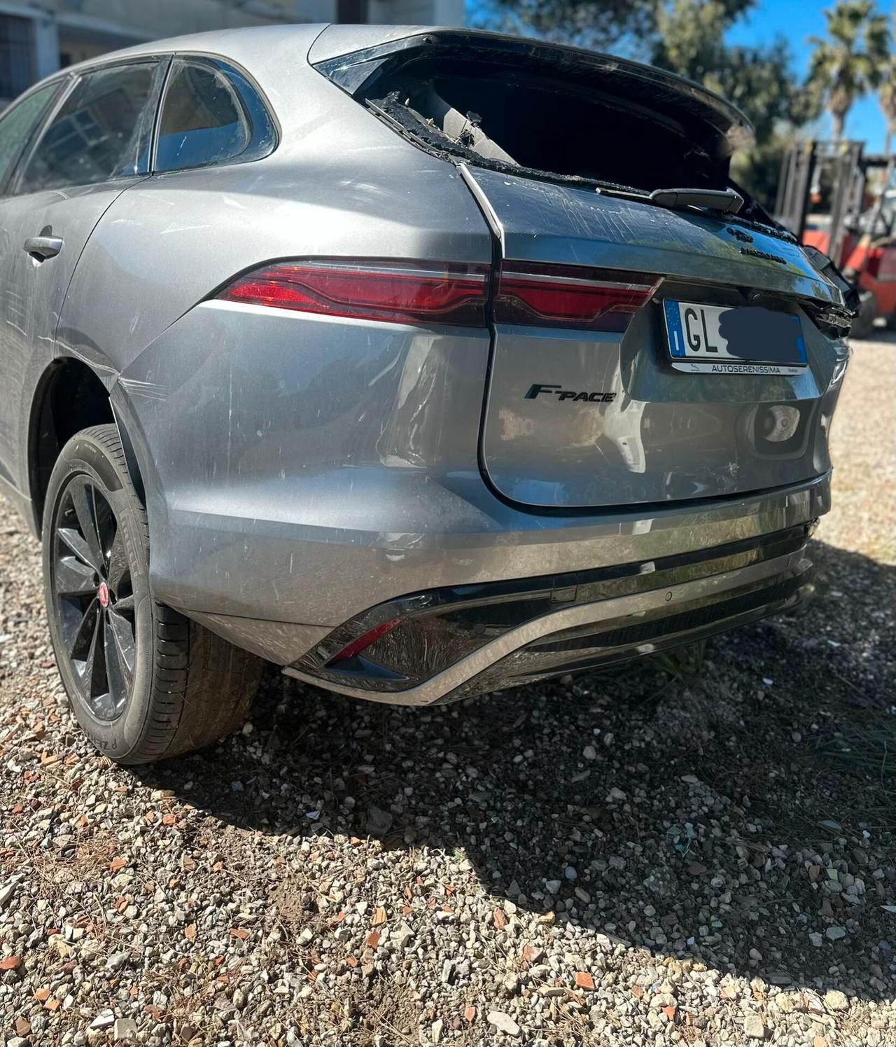Jaguar F-Pace 2.0 D 204 CV AWD aut. R-Dynamic SE sinistrata incidentata