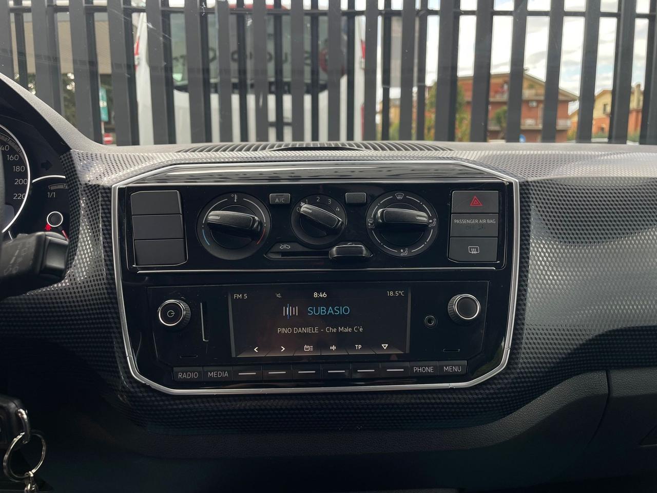 Volkswagen up! 1.0 benzina Move up!