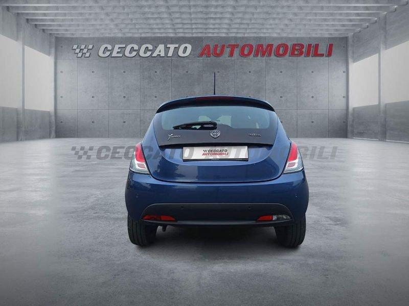 Lancia Ypsilon Ypsilon 1.0 firefly hybrid Silver s&s 70cv 5p.ti