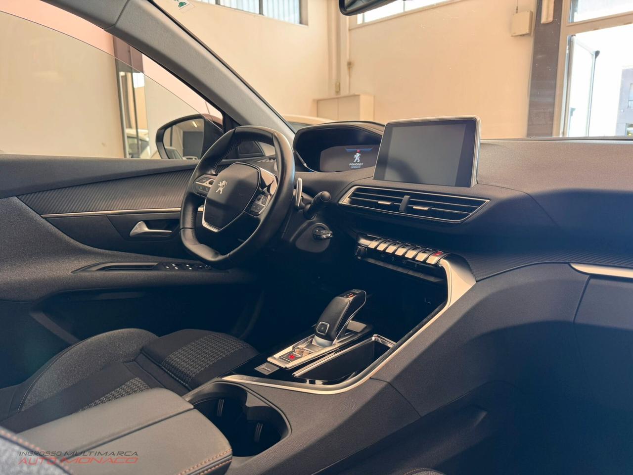 Peugeot 3008 BlueHDi S&S EAT8 Business 2020 130cv