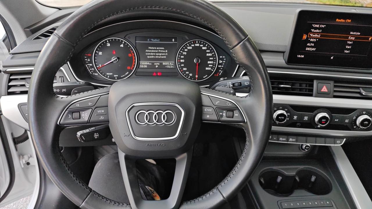 Audi A4 Avant 2.0 tdi ultra 150cv s-tronic TETTO PANORAMICO E APRIBILE