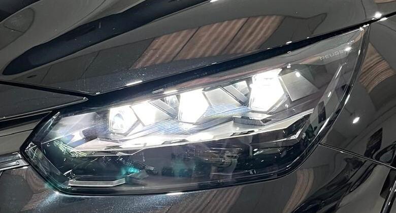 Peugeot 208 Hybrid 110 e-DCS6 GT