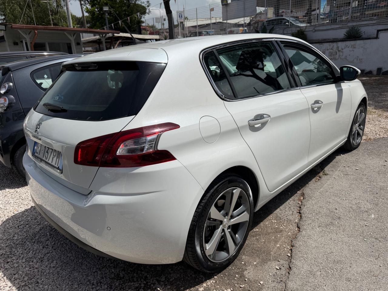 Peugeot 308 1.6 e-HDi 115 CV Stop&Start Allure