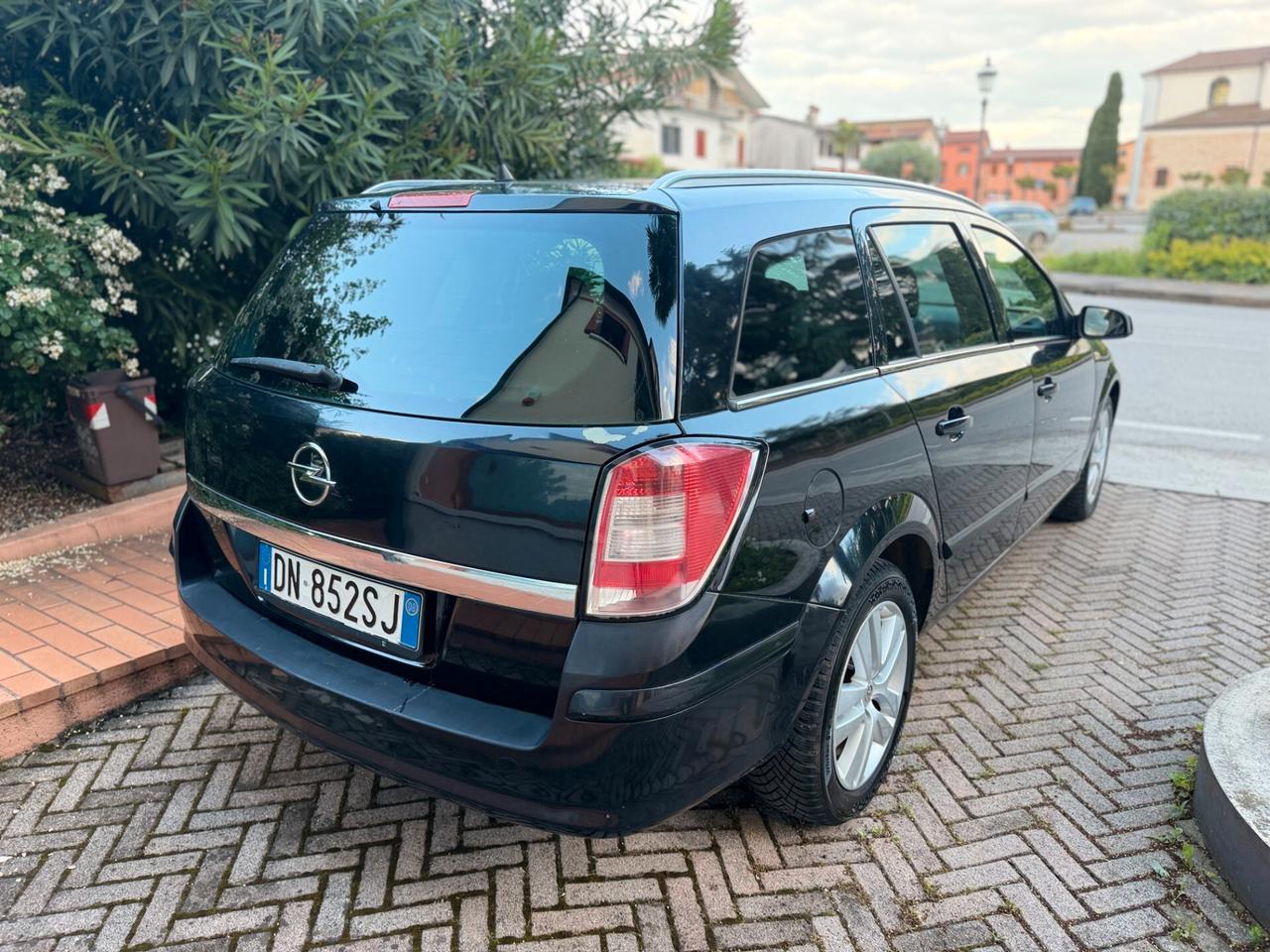 Opel Astra 1.4 16V GPL Twinport Station Wagon Enjoy