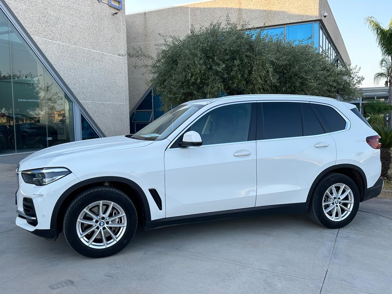 BMW X5 xdrive30d mhev 48V Business auto
