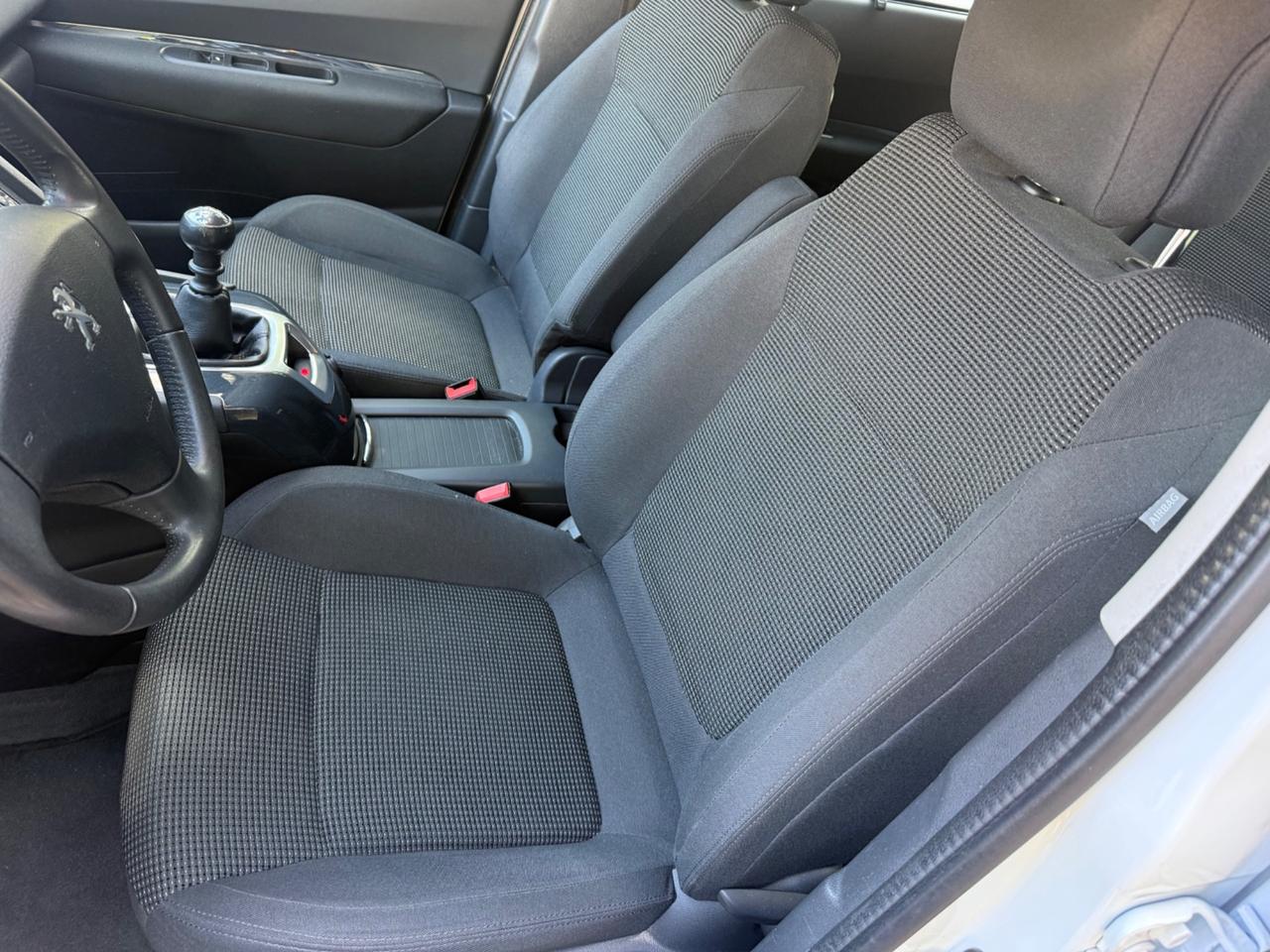 Peugeot 5008 PureTech Turbo 130 S&S Access