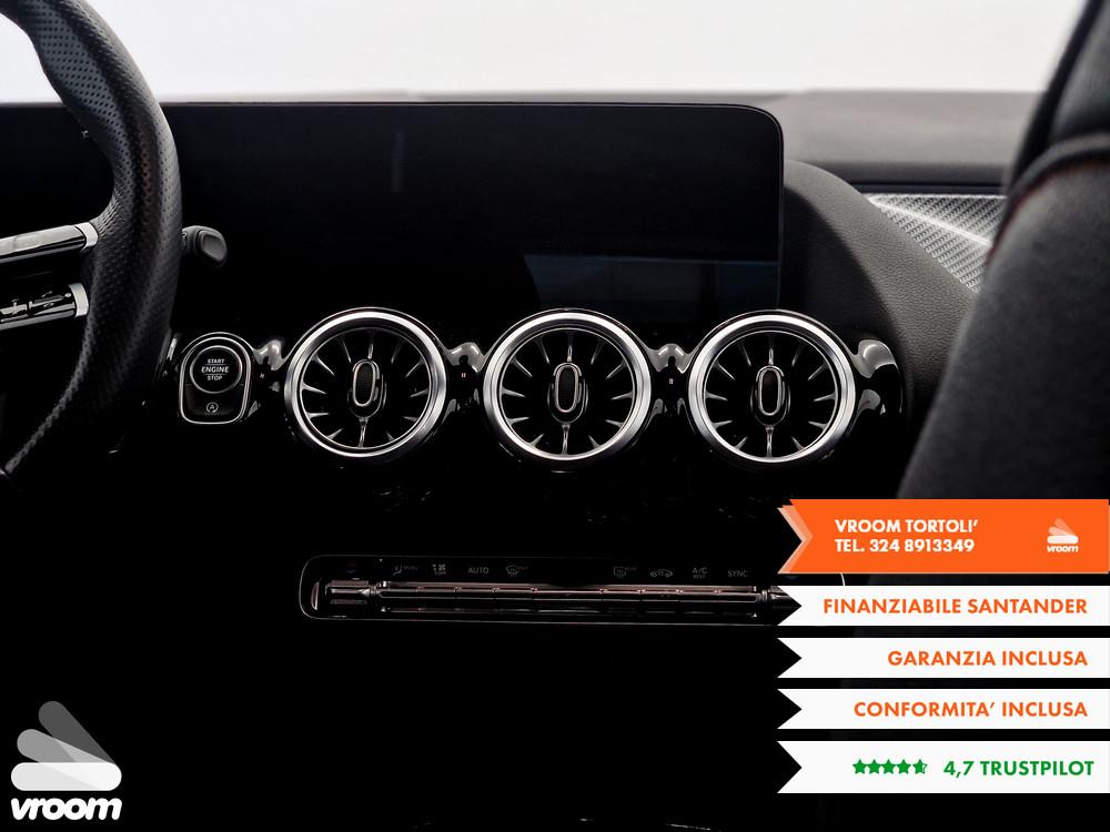 MERCEDES GLA (H247) GLA 200 d Automati...