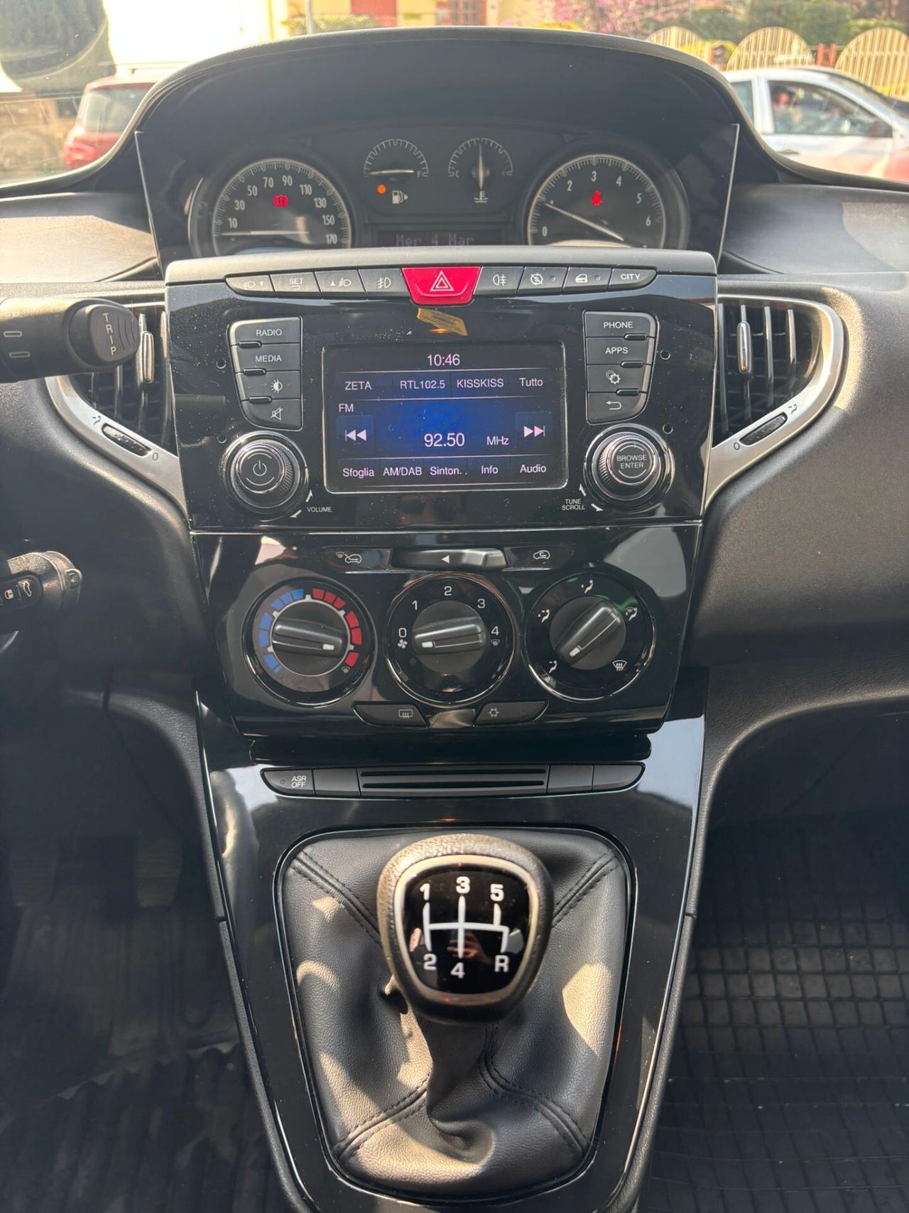 Lancia Ypsilon 1.2 69 CV 5 porte S&S Gold