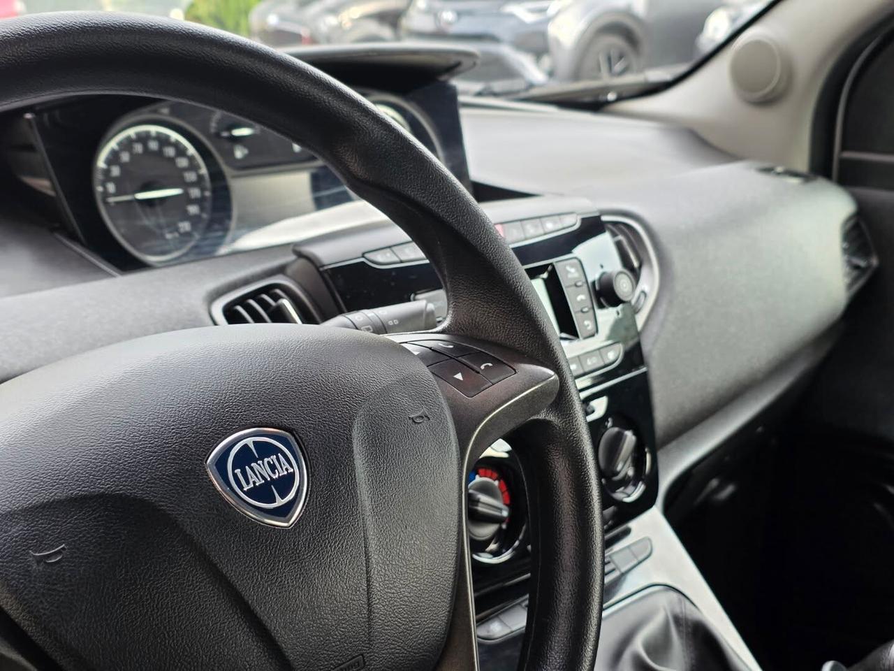 Lancia Ypsilon 1.0 FireFly 5 porte S&S Hybrid Ecochic Gold