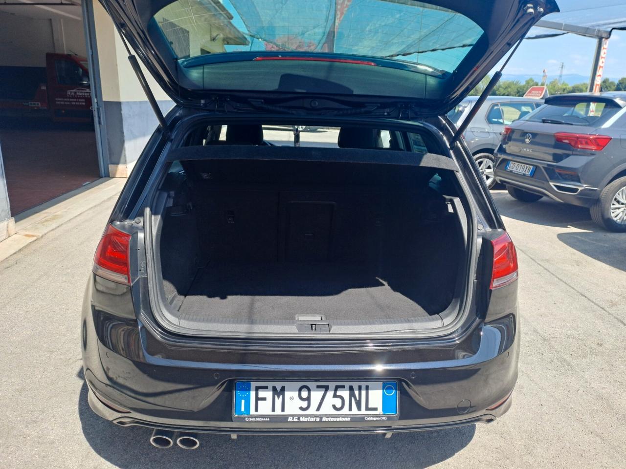 Volkswagen Golf 1.6 TDI 110CV R-Line - OK NEOPATENTATI
