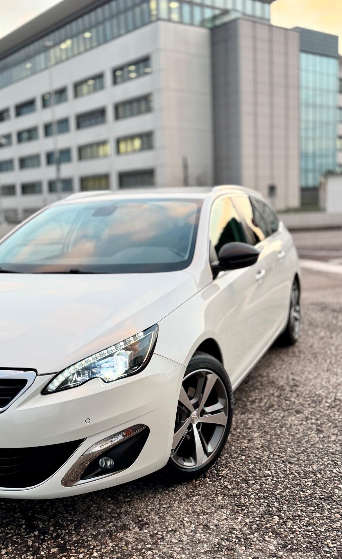 Peugeot 308 BlueHDi 150 S&S SW Allure