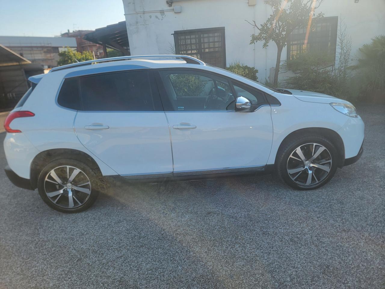 Peugeot 2008 1.6 120CV Allure DISTRIBUZIONE NUOVA!