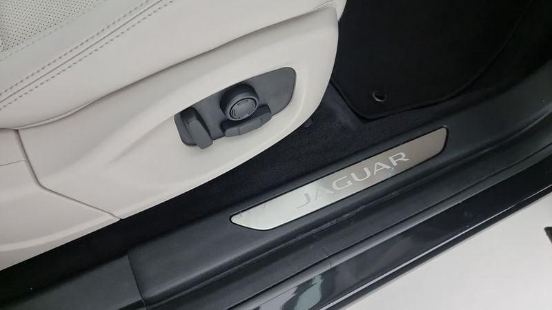 Jaguar E-Pace E-Pace 2.0D I4 163 CV AWD Auto SE N1 Autocarro