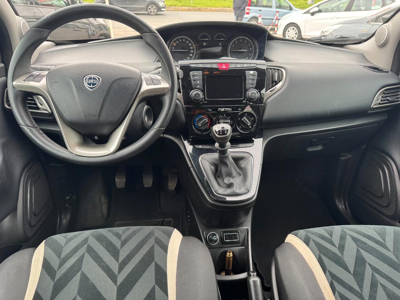 Lancia Ypsilon 1.2 GPL ECOCHIC 12/2016