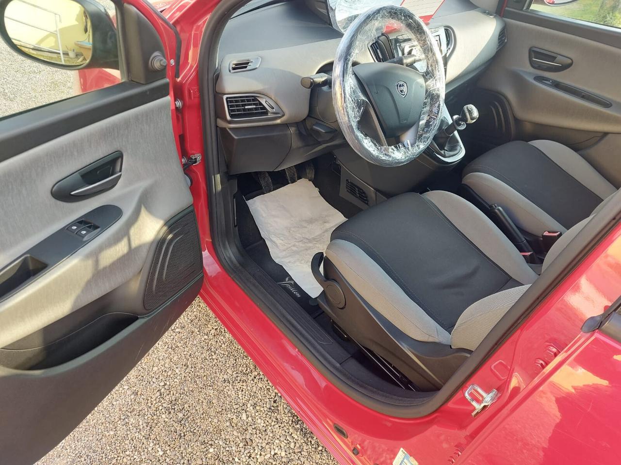 Lancia Ypsilon 1.2 69 CV 5 porte GPL Ecochic Gold