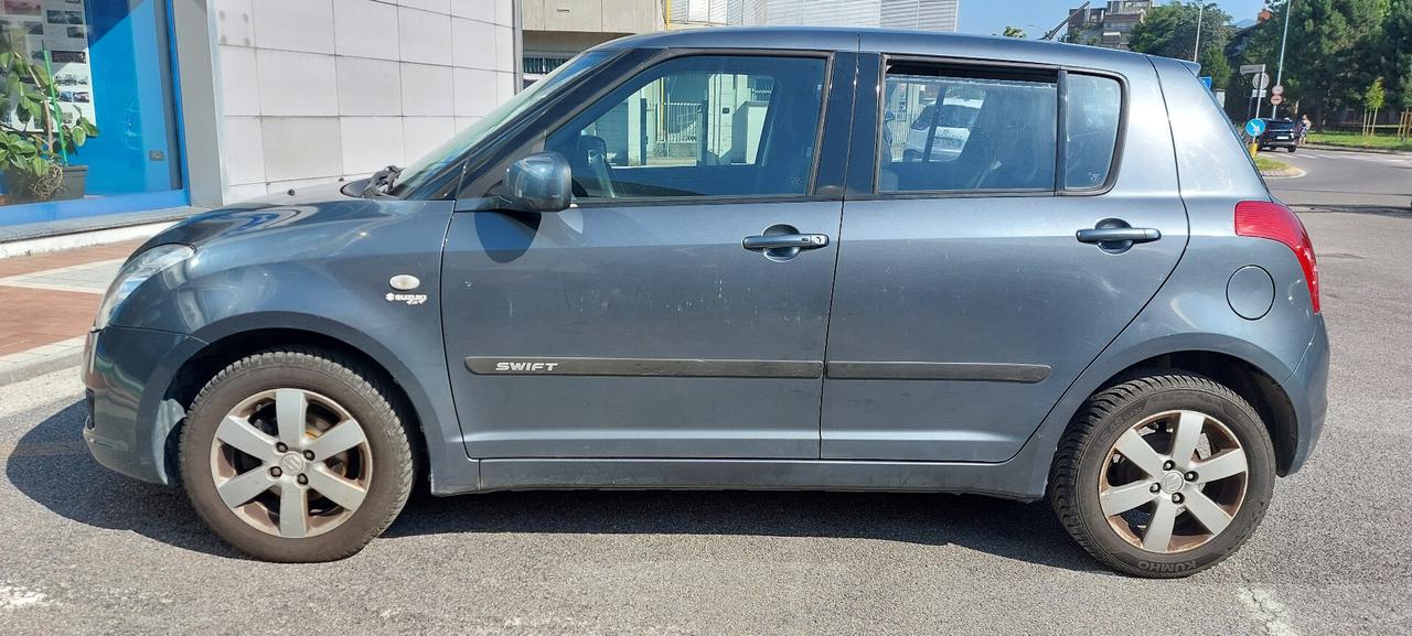 Suzuki Swift 1.3 4x4 5p. GL