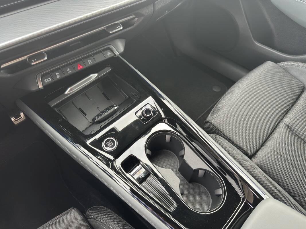 Audi Q3 Sportback 2.0 TDi S line 150cv s-tronic, Telecam e CarPlay