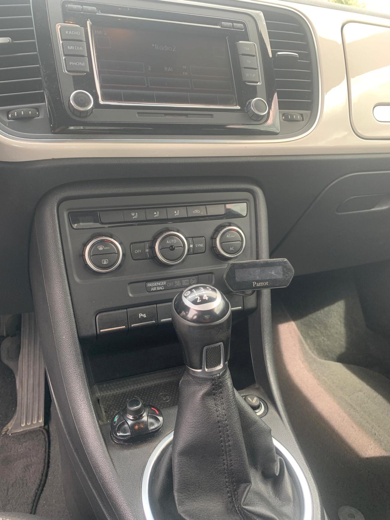 Volkswagen Maggiolino 1.6 TDI NEOPATENTATI