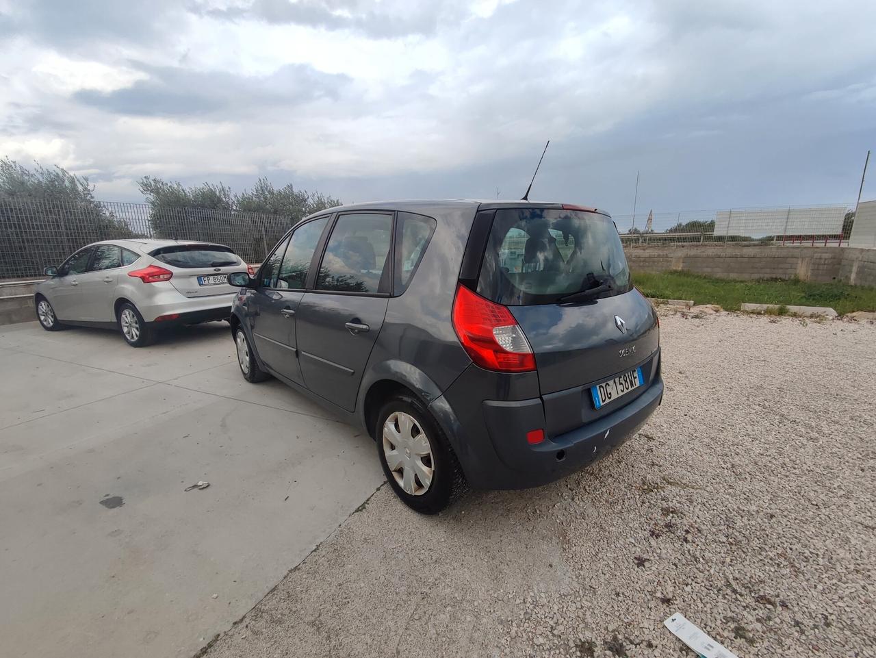 Renault Scenic Scénic 1.5 dCi/105CV Dynamique