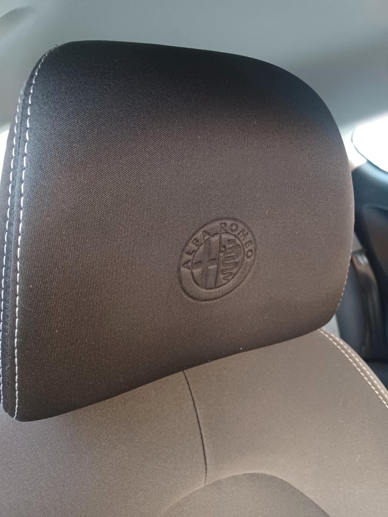 Alfa Romeo MiTo 1.3 JTDm DISTINCTIVE 2014