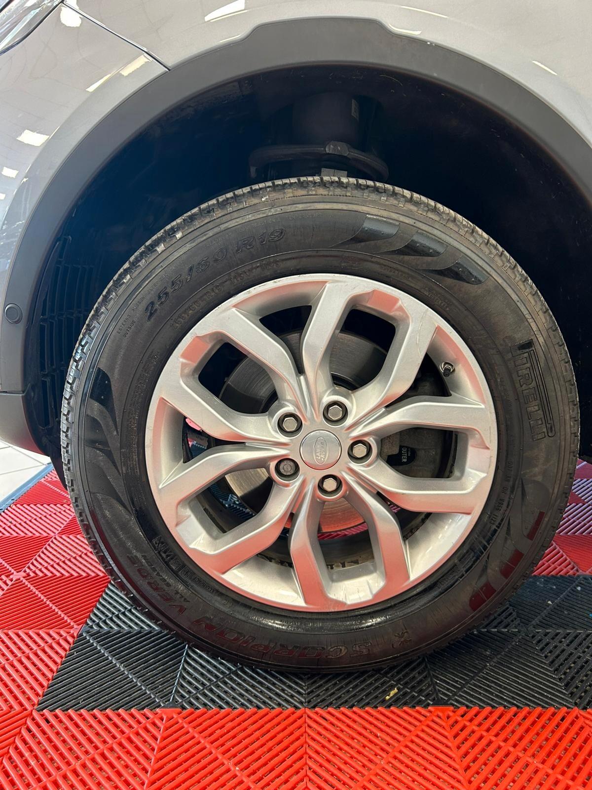 Land Rover Discovery 2.0 SD4 240 CV SE 7 POSTI