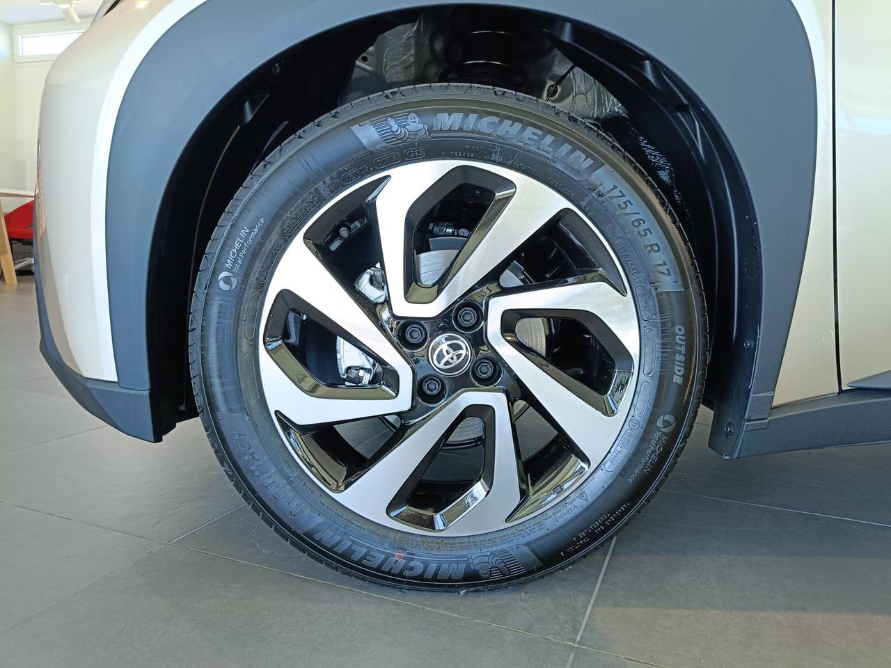 TOYOTA Aygo X 1.0B TREND MT - MY24