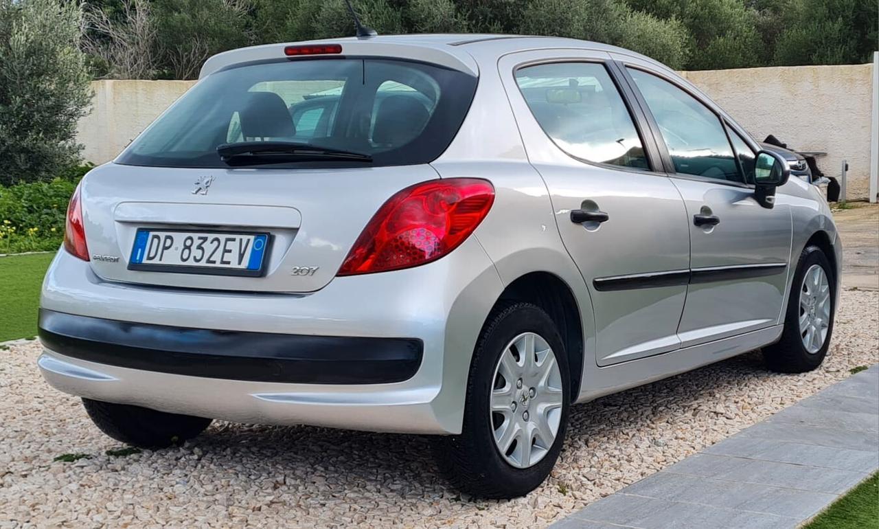 Peugeot 207 1.4 8V 75CV 5p. X Line