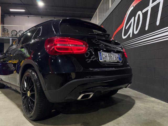 MERCEDES-BENZ GLA 200 SPORT TOTAL BLACK LED