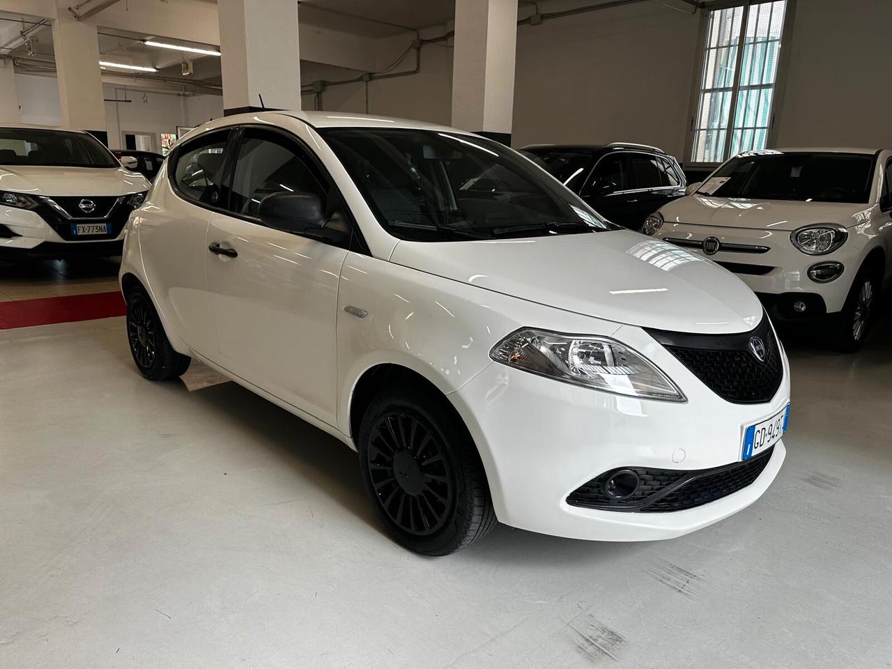 Lancia Ypsilon 1.0 FireFly 5 porte S&S Hybrid Ecochic Gold