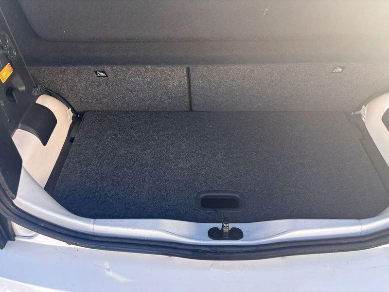 Volkswagen up! 1.0 44kW move up!