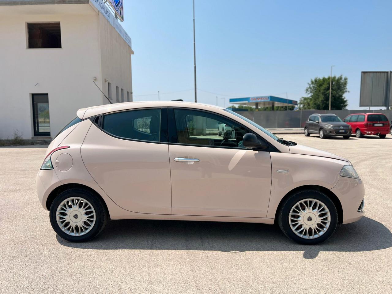 Lancia Ypsilon 1.2 69 CV 5 porte Gold