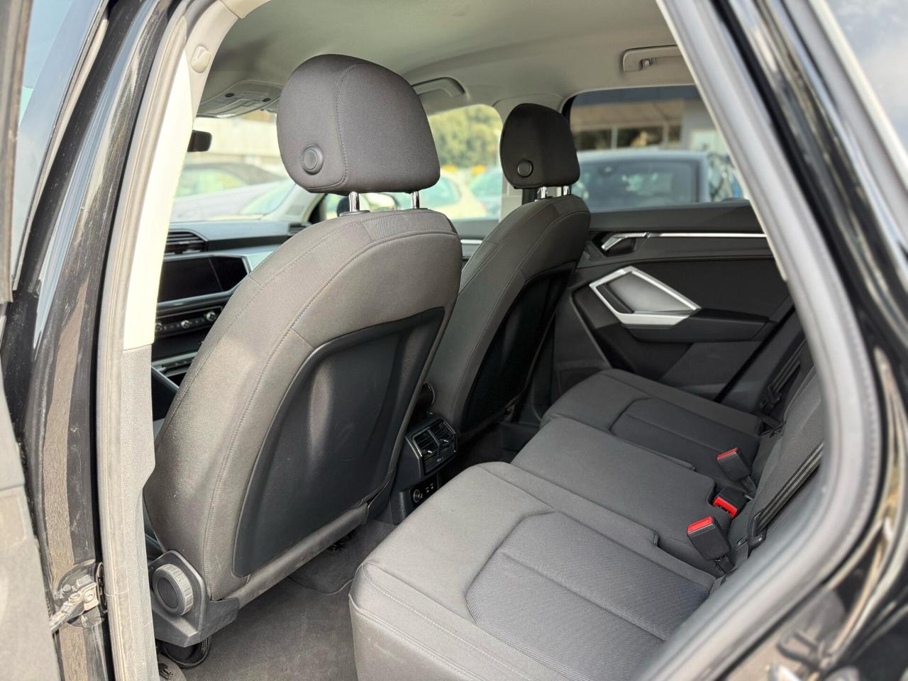 Audi Q3 35 TDI S tronic Business Advanced