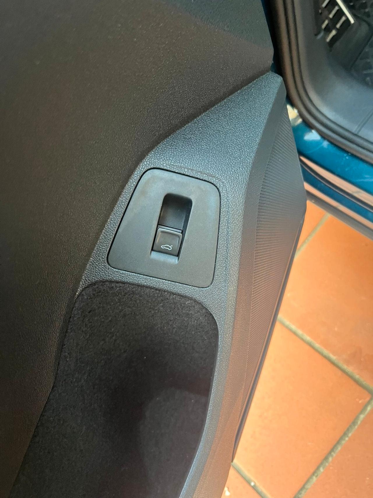 Volkswagen Tiguan 2.0 TDI 150 CV SCR DSG R-Line