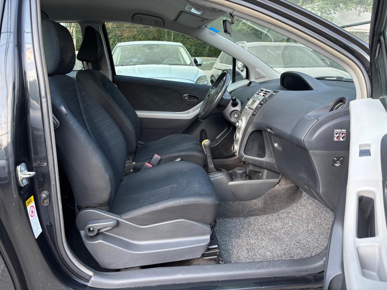 Toyota Yaris 1.3 - 3 porte Luna OK NEOPATENTATI